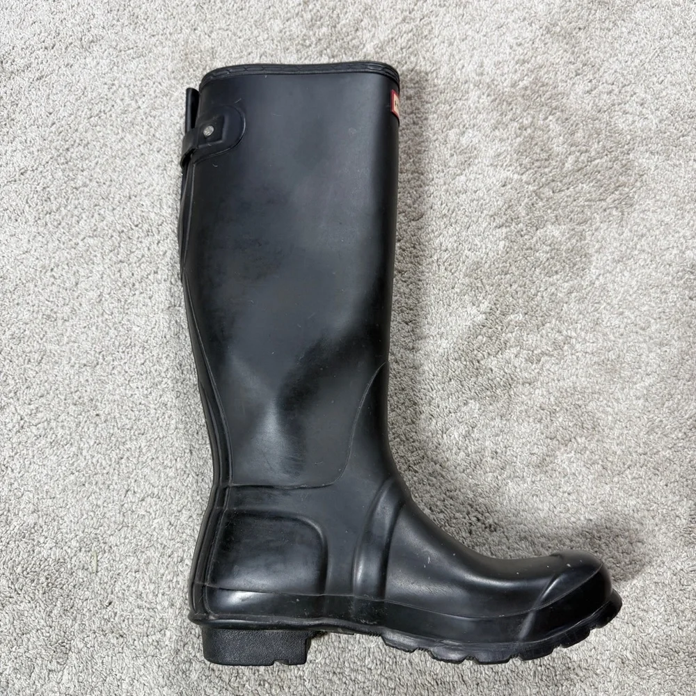 Hunter Women’s Original Tall Back Adjustable Wellington Rain Boots in Black 6